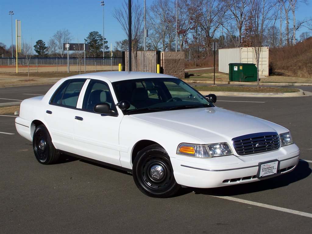Ford Crown Vic 2021 Former Police Issue 2008 Ford Crown Victoria Is